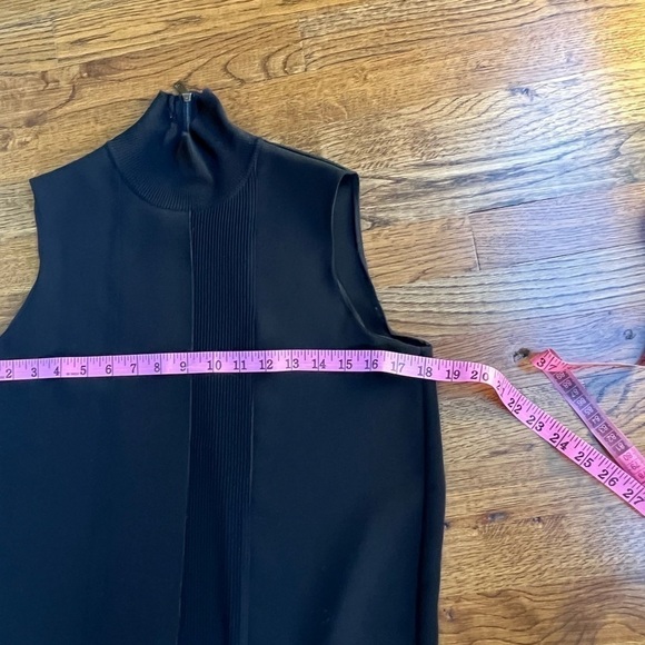 𝅺VINCE Black mock neck pleated sleeveless stretchy top size XS - Picture 5 of 8